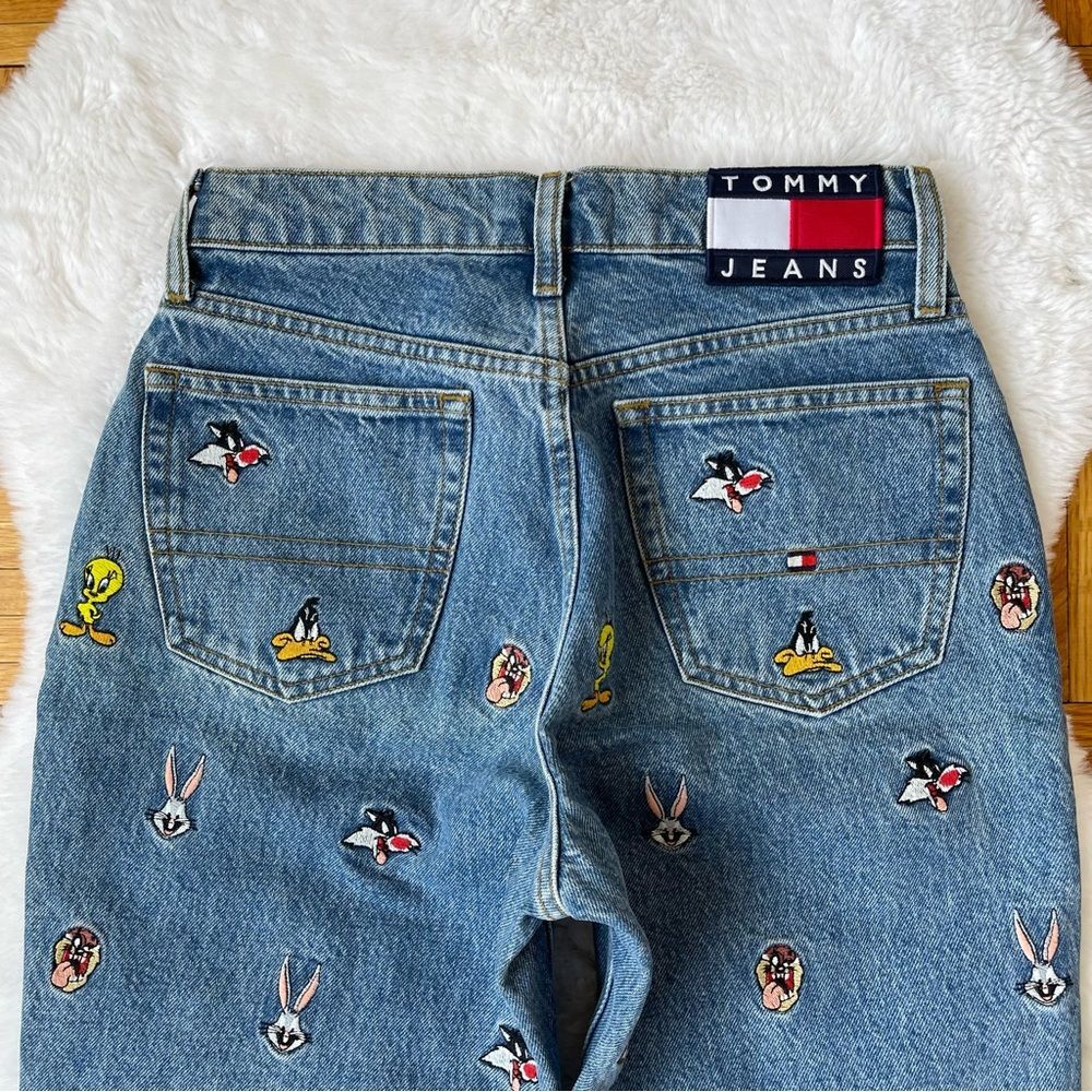 RARE Tommy Jeans x Looney Tunes Embroidered High Rise Jeans - Size 25/32 - Picture 10 of 16
